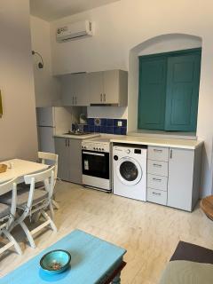 Almira Studios and Apartments - Agia Marina - 1