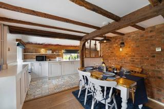 Local Walks Pub Gardens Pet Friendly Landscaped Gardens and Free Private Parking - Doddington - 6