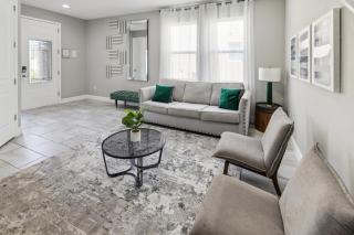 Modern 5 BDR Family Themed Home with Harry Potter Games Room and Free Pool Heat - Orlando - 4