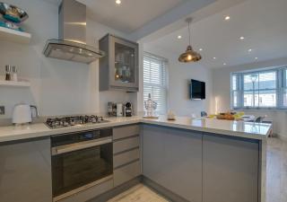 Marina View Townhouse - Weymouth - 8