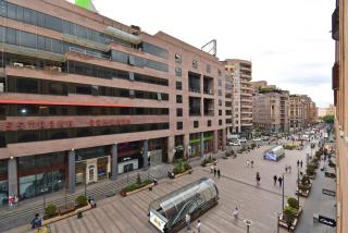 Northern Avenue, 2 bedrooms Luxury & Grand apartment with large balcony HH615 - Erevan - 2