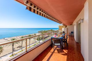 797 HOLIDAY RENTALS - Piso con espectaculares vistas en primera linea de playa - 2
