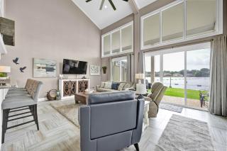 The Lake House - Montgomery - 7