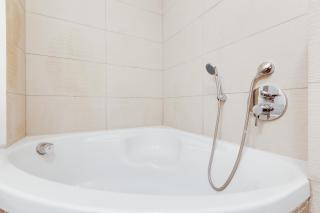 Spacious stylish attic in the heart of the center - Karlovo - Prague - 9