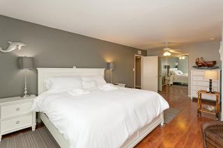 210B Harbor Views Short Stroll to Beach, Large Balcony, Walk to Dining Shops - Oceanside - 5