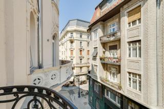 Super Chic Suite with a Private Balcony - Budapest - 1