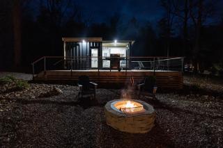 Riverside Tiny Cabin w Hot Tub, Fire Pit, & Kayaks - Rileyville - 3