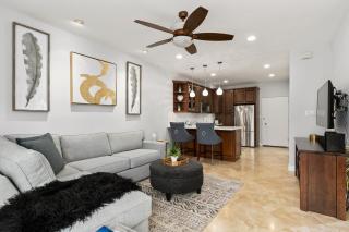 683 Just inside the gates of the Resort - Golf & Premier Fitness Guests Welcome - 4