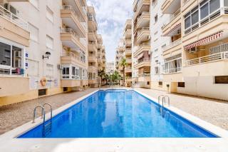 Apartamento con piscina cerca de la estacion de autobuses - Torrevieja - 0