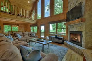 Casa Rustica Cabin with Mountain Views & Hot Tub - Blue Ridge - 5