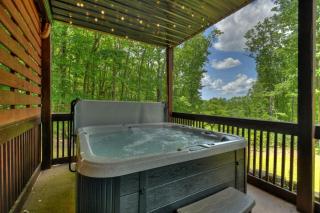 Casa Rustica Cabin with Mountain Views & Hot Tub - Blue Ridge - 8