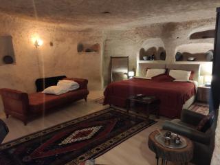 Deep Cave House - 3
