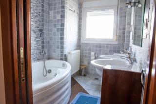 Salty Breeze Supreme Beachfront Apartment-Supreme Stay with free Parking - Perea - 3