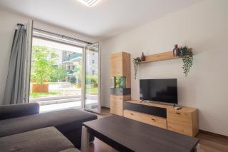 Corvin Modern Two Bedroom Apartment FREE PARKING - Budapest - 4