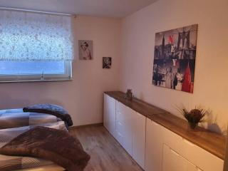 Zentrale Messe/Ferien Whg mit Garten & Parkplatz - 4