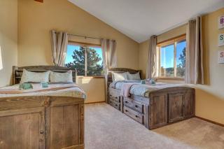 4Bdrm Cabin Retreat Mtn Views Family Gathering! - 5