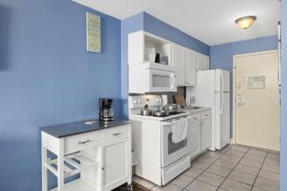 Ocean View King Suite! Perfect for 4 Guests! Sea Mist unit 51304 - Myrtle Beach - 3