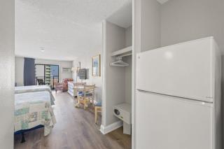 Ocean View Double Queen Suite! Perfect for 4 Guests! Sea Mist 51112 - Myrtle Beach - 0