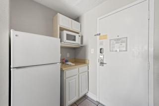 Ocean View Double Queen Suite! Perfect for 4 Guests! Sea Mist 51112 - Myrtle Beach - 8