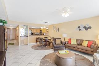 Romar Tower 5A by Vacation Homes Collection - 8