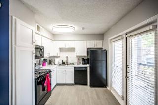 Entire Place Wi-fi Washer Dryer 4kTV Pets Allowed #615 - Arlington - 5