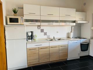 A&M Apartments - Nin - 6