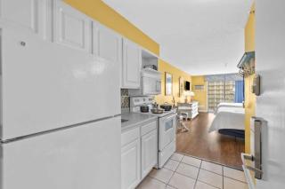 Ocean View Double Queen Suite! Perfect for 4 Guests! Sea Mist 50603 - Myrtle Beach - 7