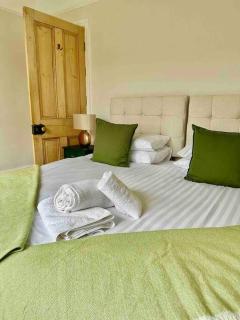 Garden Apartment, Central Harrogate with parking - 1