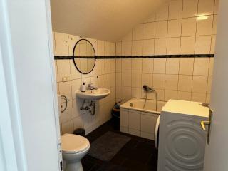 A&V Apartments Schöne Dachgeschoss Wohnung Apt Sterne - Gelsenkirchen - 1