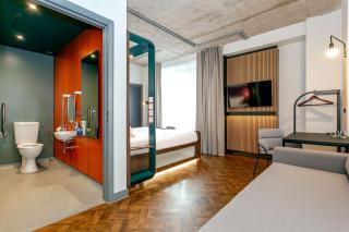 YOTEL Manchester Deansgate - 5