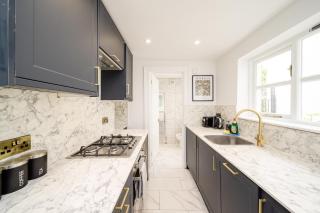 Sea View I Garden I SeafrontI One Bedroom Flat I King Size Bed I 2 Mins Walk to Seafront - Brighton & Hove - 1