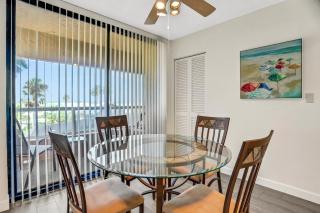 Crescent Beach Club I 4G - 1