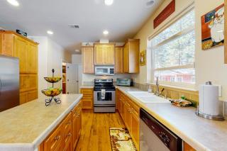 Charming Mt Rose Retreat - 4