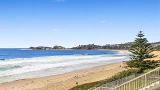 On The Beach #13 Beachfront, Ocean Views Accom Holidays - 1