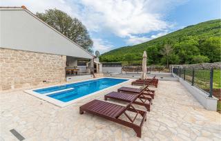 Awesome Home In Lecevica - Lećevica - 3