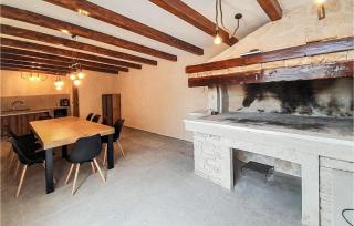 4 Bedroom Stunning Home In Nova Vas - 4