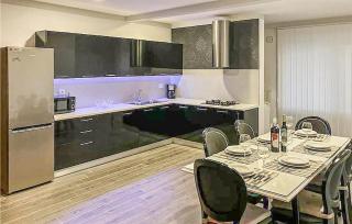 3 Bedroom Lovely Home In Rovinj - 4