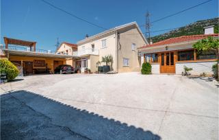 Lovely Apartment In Ponikve - - 0