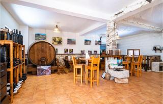 Lovely Apartment In Ponikve - - 8