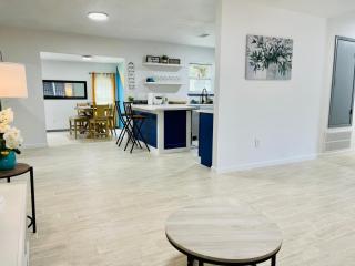 Luxury and Cute Choctow Beach Home - Freeport - 1