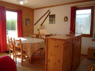 Appartement cosy 4 pers, proche pistes et commerces, terrasse, parking, skis et WiFi en option - FR-1-733-86 - Crest-Voland - 0