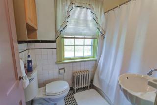 Welcome to your private Suite 3 retreat in historic Lynchburg! - 2