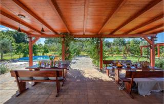 2 Bedroom Awesome Home In Pula - 7