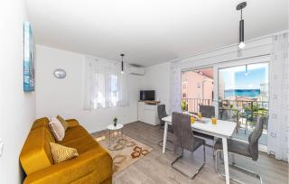 Awesome Apartment In Kastel Kambelovac - Kaštela - 6