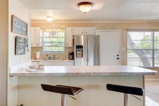 Pet-Friendly Canyon Lake Home - 2 Mi to Beach! - Canyon Lake - 2