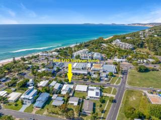 Spindrift Unit 1 10 Spectrum Street Rainbow Beach - 9