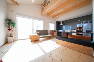 Sunny SIDE HOUSE - - 3