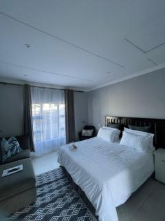 Clear Corner Suites - East London - 4
