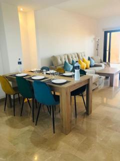 Duquesa 2 bed apt sleeps 6 overlooking pool with magnificent sea views - Manilva - 6