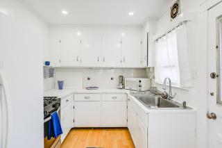 Point Lookout Cottage - Walk to Beach! - 5